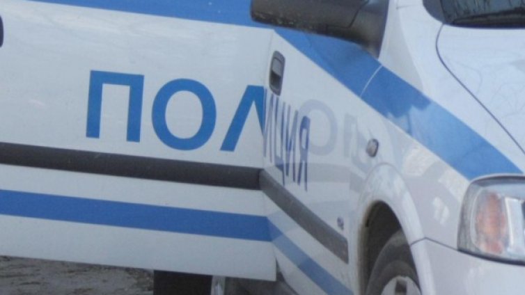 Млада жена блъсна 15-годишна в Монтана, избяга!