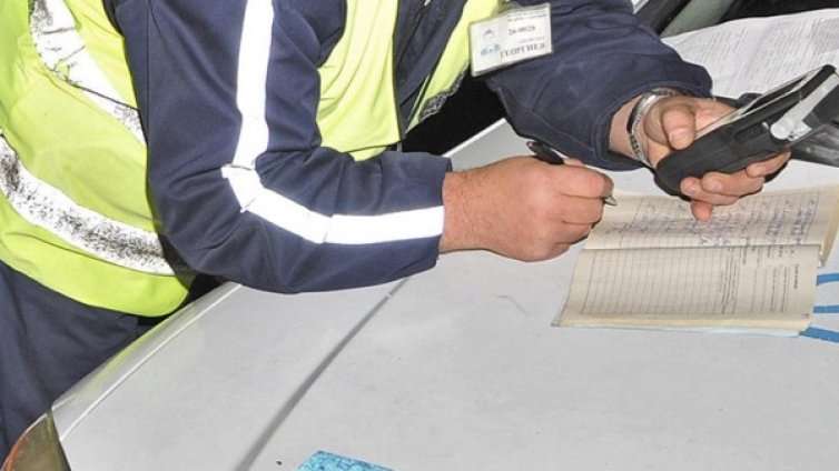 Пиян шофьор се заби в ограда на къща