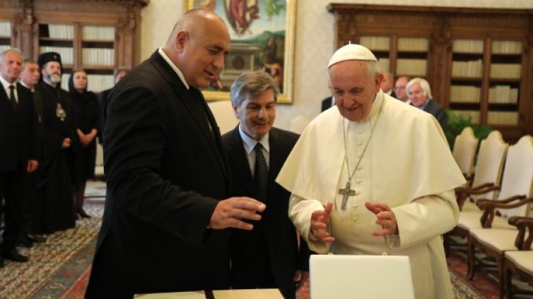 Борисов с обещание от папата да пристигне в страната ни