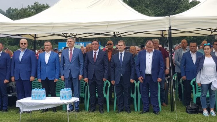 ДПС към своите: Докарахме демокрацията, да я защитим
