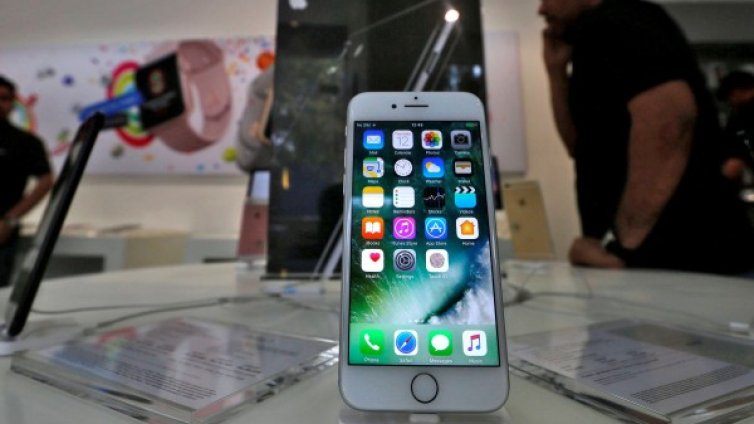 И трите нови iPhone-a &ndash; с OLED екрани