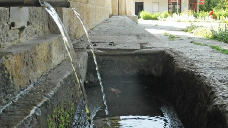 От 18 проби за вода в Плевенско - 9 извън стандарта