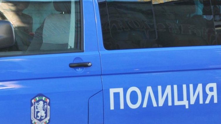 Разбиха престъпна група за трафик на бежанци 