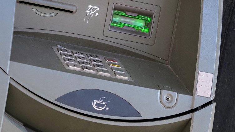 Без такси за до 10 тегления на месец от банкомат или ПОС терминал