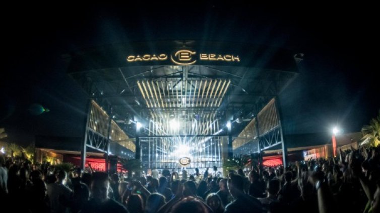 Симеонов в действие &ndash; събаря "Какао бийч" в Слънчев бряг