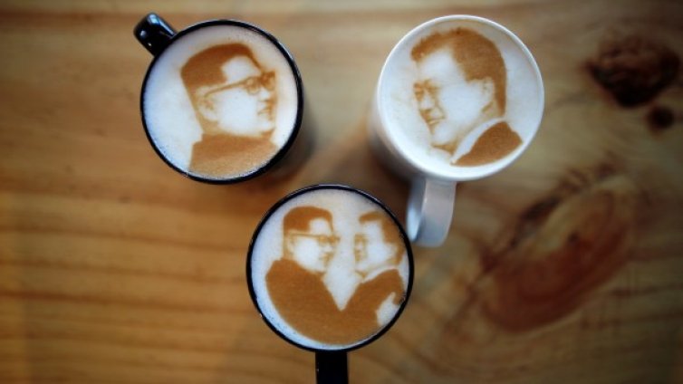 На Юг градят образа на Ким: С кафе лате и реклама на фитнес