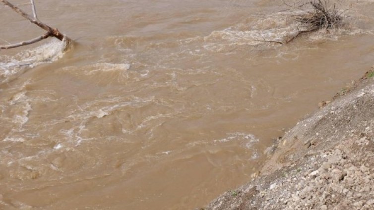 Дете изчезна във водите на Струма край Кресна