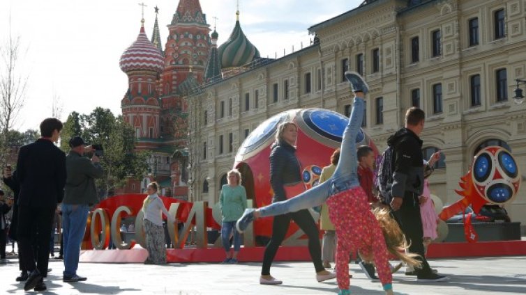 Разни страни, разни нрави. Съвети за оцеляване на Мондиала в Русия