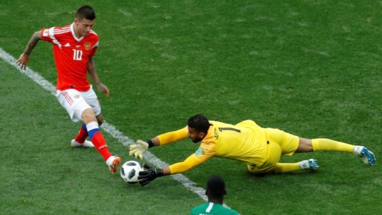 Русия победоносно постигна 5:0 над Саудитска Арабия