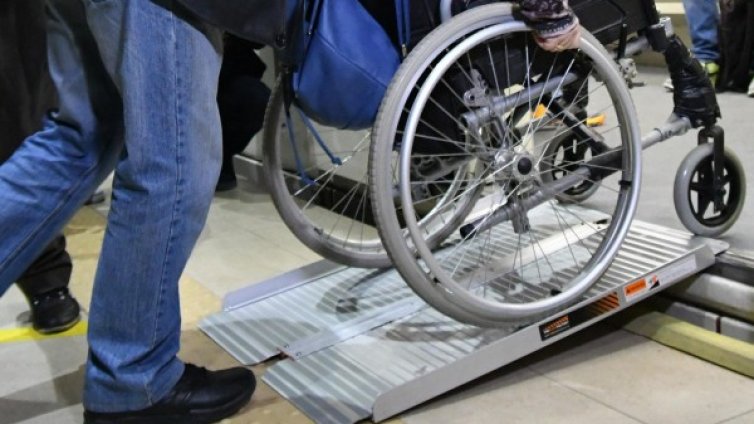 210 обществени сгради недостъпни за хора с увреждания