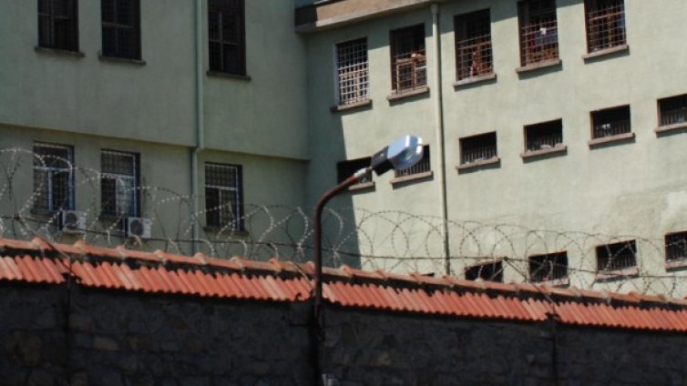 39-годишен получи 21-та си присъда за грабеж!?