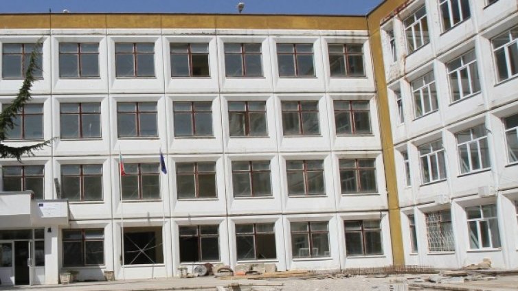 Над половината училища - без мълниезащитни системи