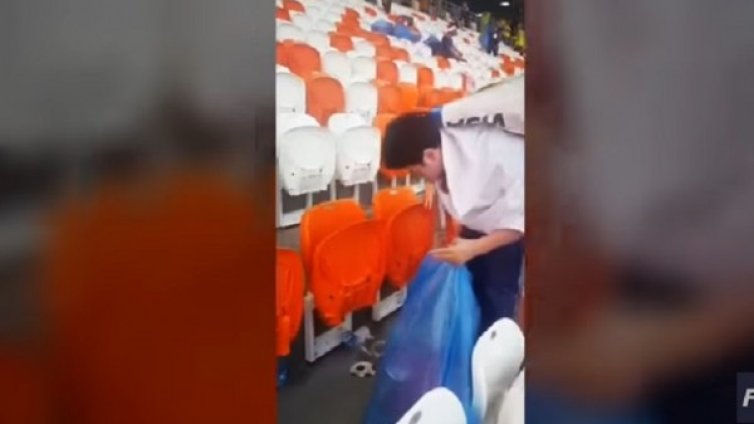 Фенове за пример! Подкрепа докрай, а след тях &ndash; чистота!