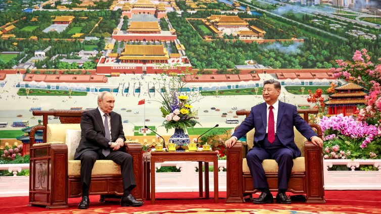 Путин си тръгна сърдит от Китай