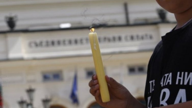 Системата (не) убива: Отказва инвалидна количка на дете