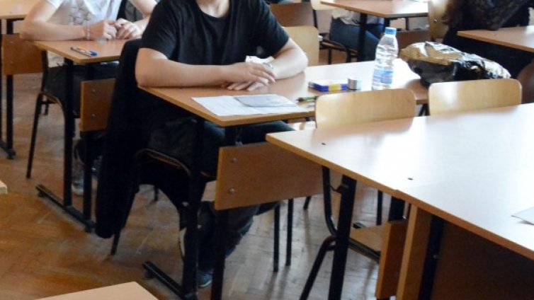 Даровитите деца от частни школа &ndash; с право на стипендия