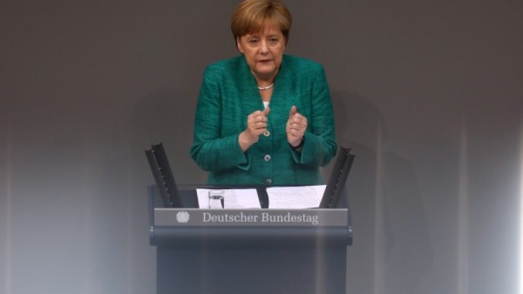 Меркел: Съдбата на Европа е на карта заради мигрантите!