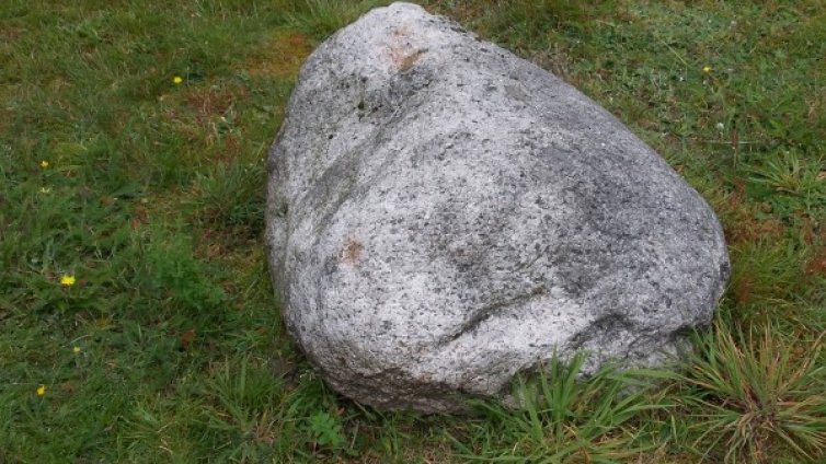 Парите (2 бона) под камък! Подмамиха 31-годишна 