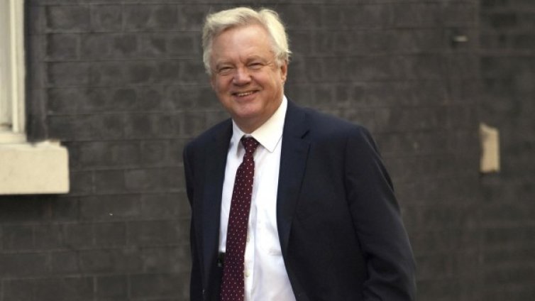 Преди началото - министърът по Brexit подаде оставка