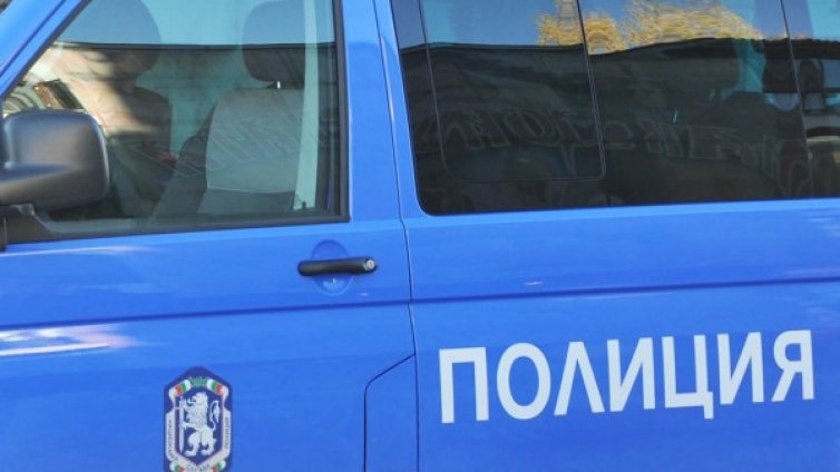 Маскирани мъже с бухалки прибраха пари за пенсии