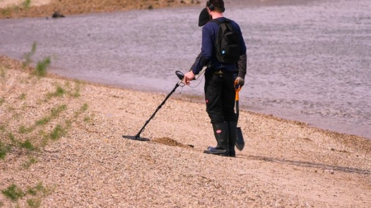 Спипаха иманяр с антични монети и предмети, оръжие, пари