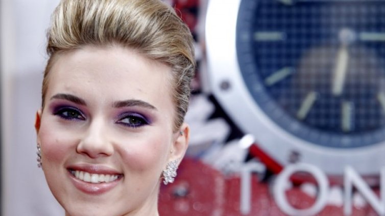 Скарлет Йохансон отказа да е трансджендър в "Rub & Tug"