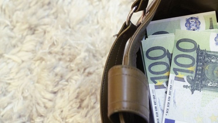 Ало апаши напълниха джоба &ndash; ?40 хил. от баба и дядо