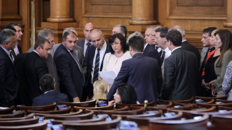 НС ведно: Без споразумения за прием на мигранти!