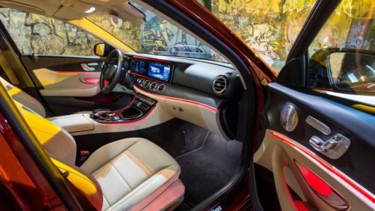 Котка нанесе щети за 20 000 евро на Mercedes Benz E-Class