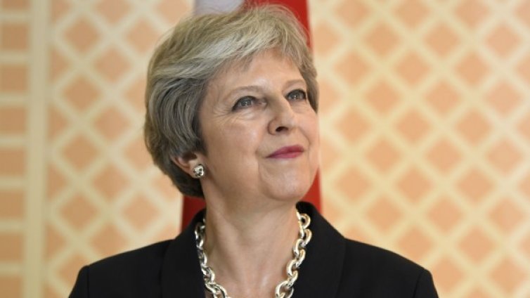 Тереза Мей и нейния шах по детски