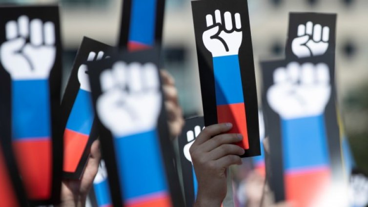 В Русия не искат по-късно пенсиониране: Путин е крадец!