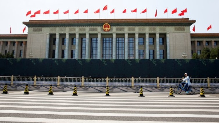 Изкуствен интелект: Китай ще прогнозира преврати, тероризъм...