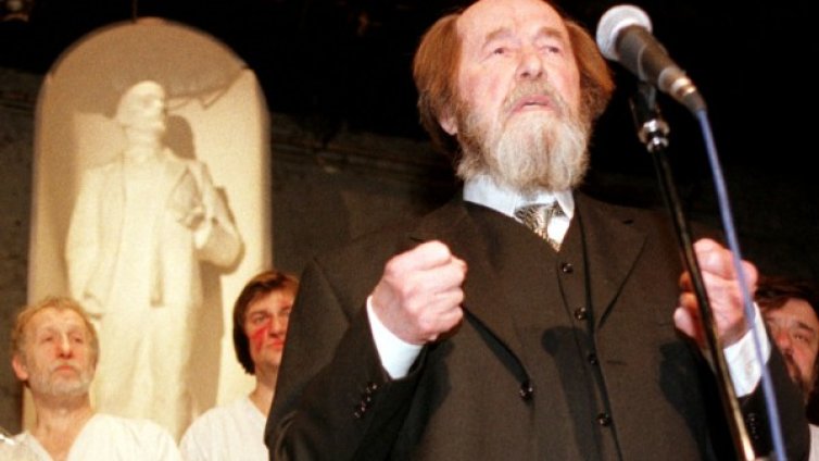  Солженицин: 10 г. по-късно младите руснаци са го позабравили!