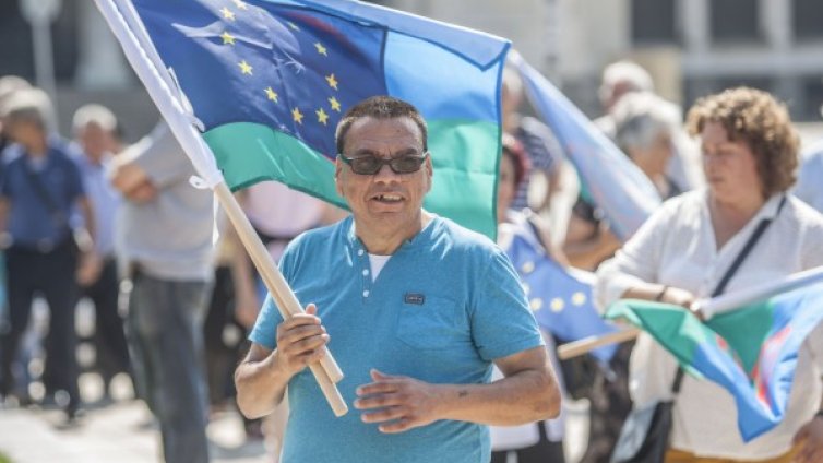 Ромите помнят Холокоста. Събраха се в София, почетоха жертвите