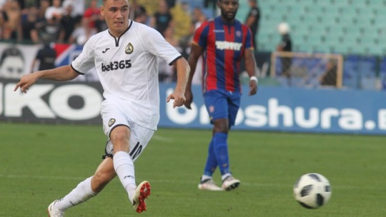 Славия падна с 2:3 от Хайдук Сплит и излетя от Лига Европа