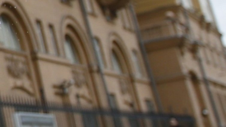 Заподозряха в шпионаж руска служителка в US посолството