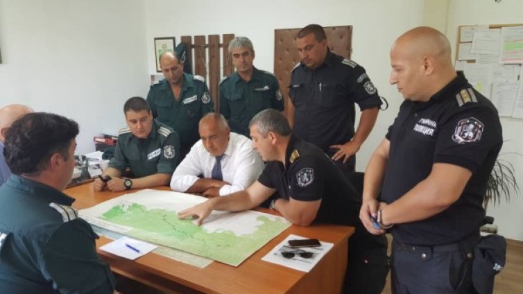 Борисов на инспекция, проверява оградата с Турция