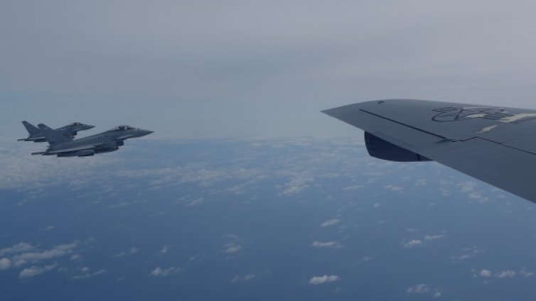 Погрешка: Испански изтребител изстреля ракета в Естония