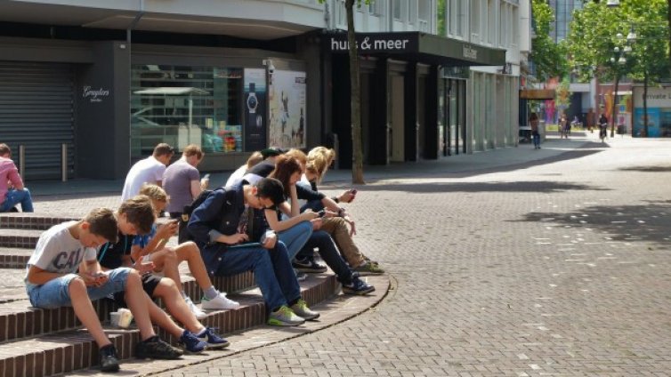 Учени: Младежите не се интересуват от секс!