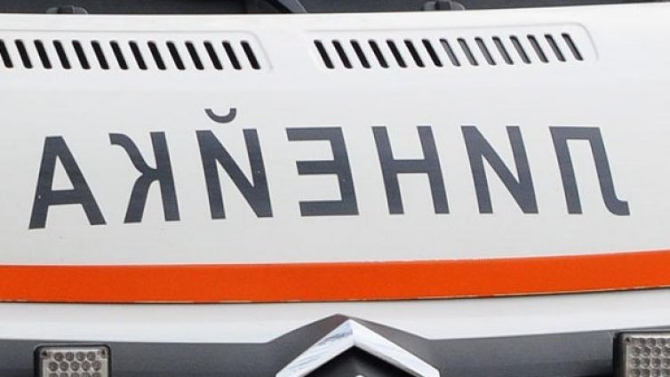 Медсестра заложник в Спешното. Пиян й опря ножица в гърлото!