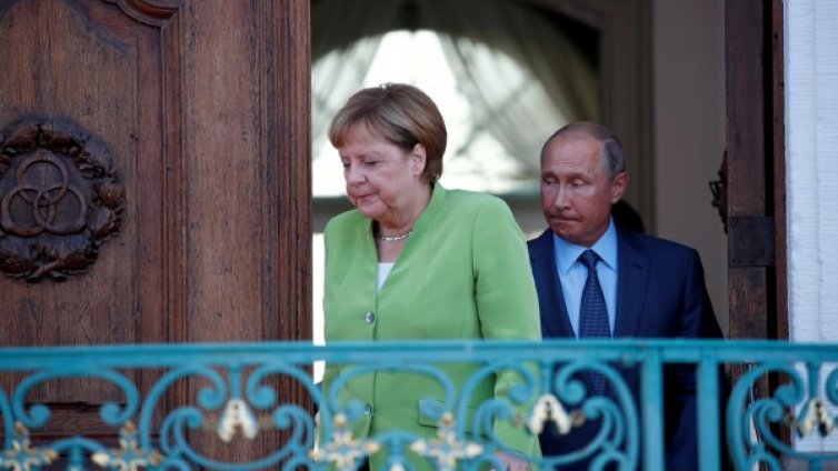 Путин и Меркел обсъдили газ, санкции, крупни проекти 