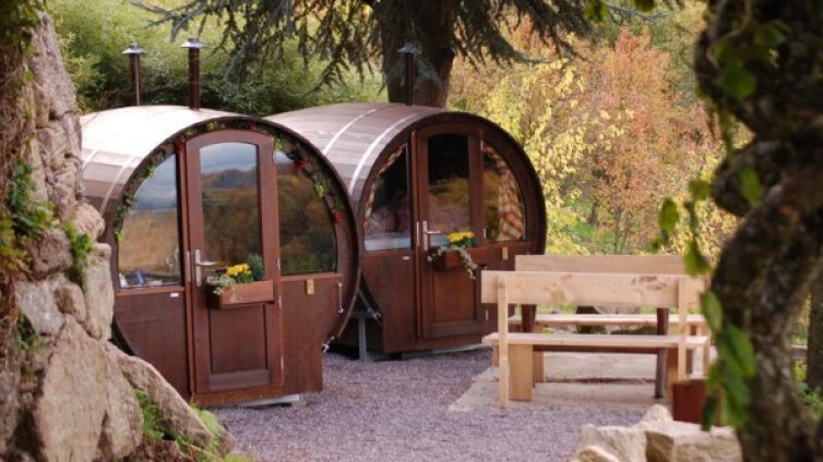 За ценителите на виното... Почивка, в бъчва!?