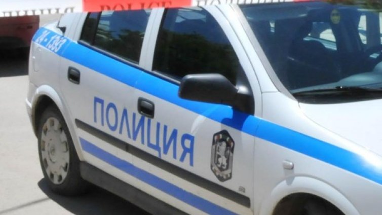 Шофьор на бус се вряза във фонтан в Пазарджик