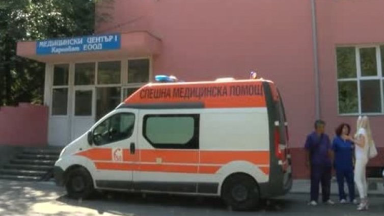 Бебе се роди в линейка в Карнобат