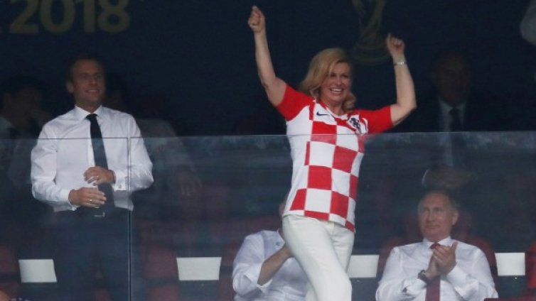 Колинда &ndash; бояджия, шофьор... Президентски Fake news