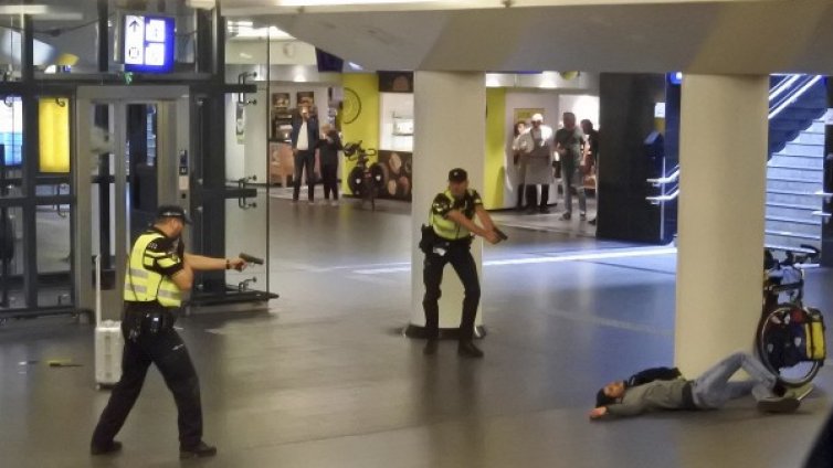 Нападателят в Амстердам &ndash; 19-годишен афганистанец