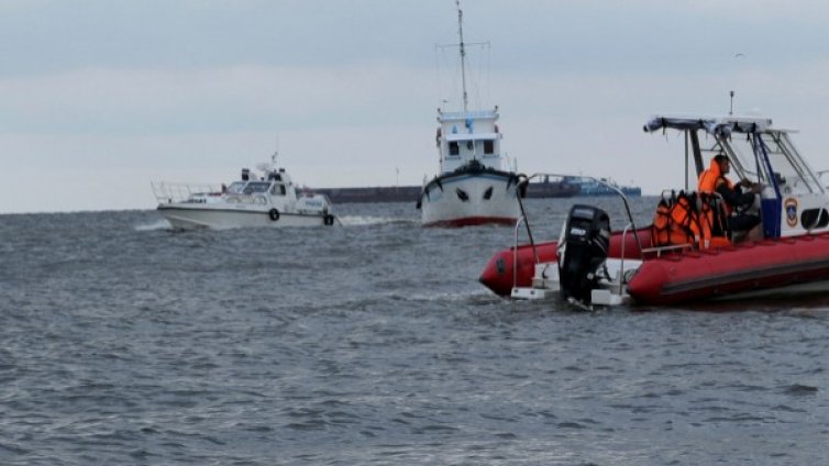 Двама изчезнали при сблъсък на корабчета в река Колорадо