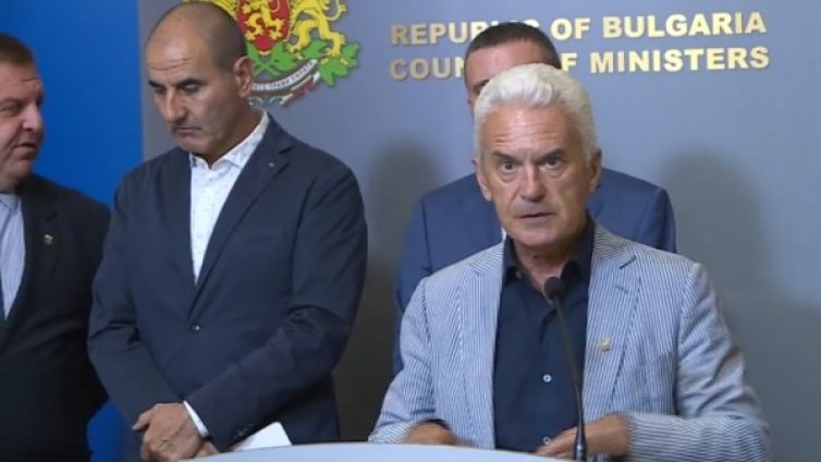 Оставаме (коалицията)... А кои министри остават? 