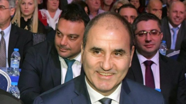 Цветанов: Премиерът прие оставките, но да видим НС!