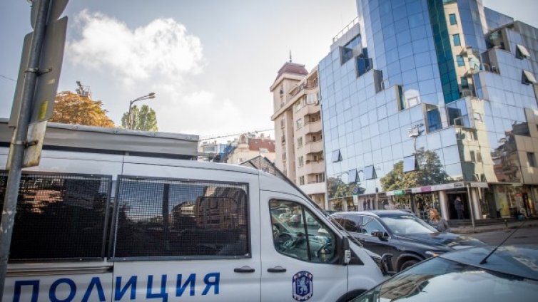 Акцията във винпрома: Миню Стайков и 10 души задържани